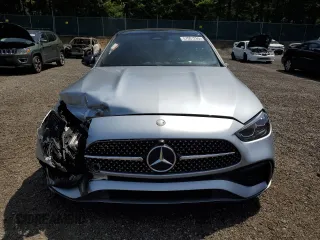 2022 Mercedes-Benz C 300 z VIN W1KAF4HB3NR047063, wystawiony jako Copart lot #57001265 z przebiegiem Nie podano mil oraz Szkoda całkowita • Salvage title. Historia ofert i sprzedaży dostępna na DreamBid. Obrazek 5.