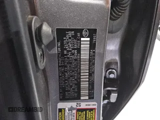 2022 Toyota Camry SE z VIN 4T1G11AK5NU686954, wystawiony jako Copart lot #59572575 z przebiegiem 115 123 mil mil oraz Czysty tytuł • Clean title. Historia ofert i sprzedaży dostępna na DreamBid. Obrazek 12.
