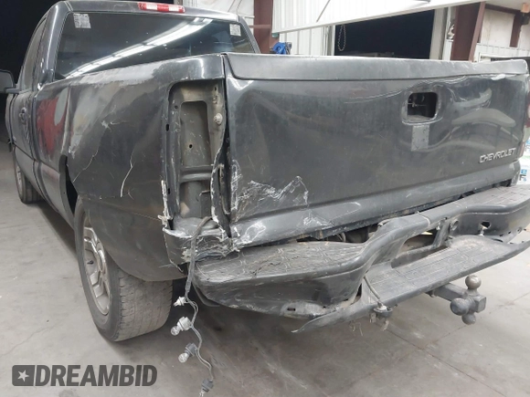 2004 Chevrolet Silverado 1500 Work Truck with VIN 1GCEC14X24Z263232, listed as a IAAI auction lot 41720611 with 272,921 mi miles. Bid and sale history available at carsss.com. Image 6.