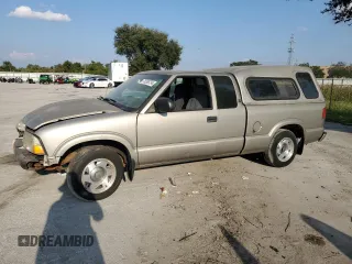 2001 GMC Sonoma SLS w/1SF Pkg with VIN 1GTCS195318169167, listed as a Copart auction lot 75296734 with Not Provided miles and Salvage Title. Bid and sale history available at carsss.com. Image 1.