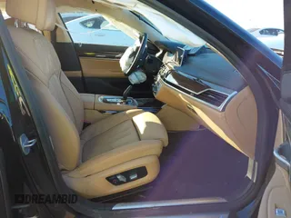 2021 BMW 7 Series 750i xDrive with VIN WBA7U2C09MCF78547, listed as a IAAI auction lot 41410105 with 1 mi miles. Bid and sale history available at carsss.com. Image 5.