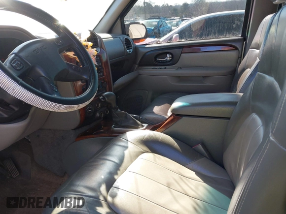 2002 GMC Envoy SLT with VIN 1GKDT13S522420800, listed as a IAAI auction lot 41624195 with 255,745 mi miles. Bid and sale history available at carsss.com. Image 5.