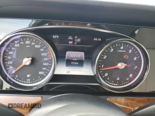 2019 Mercedes-Benz E 300 z VIN WDDZF4KBXKA489277, wystawiony jako Copart lot #58079675 z przebiegiem 75 384 mil mil oraz Szkoda całkowita • Salvage title. Historia ofert i sprzedaży dostępna na DreamBid. Obrazek 9.