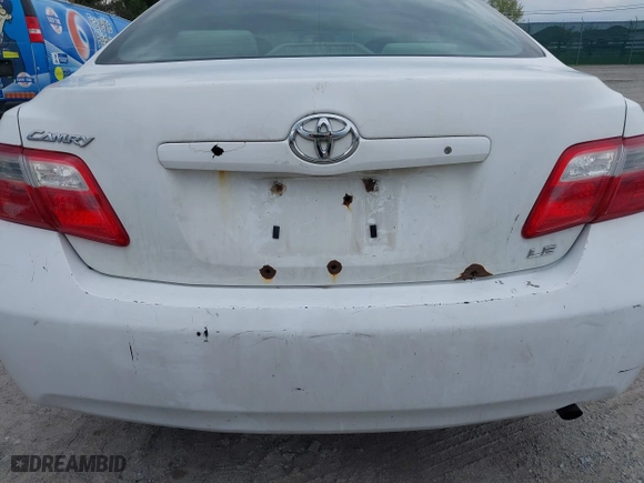 2007 Toyota Camry CE with VIN 4T1BE46KX7U664699, listed as a IAAI auction lot 42040572 with 201,624 mi miles. Bid and sale history available at carsss.com. Image 6.
