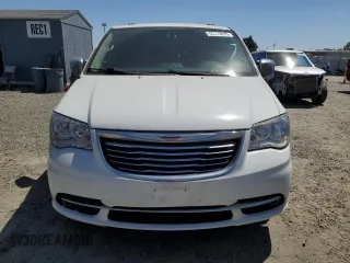 2015 Chrysler Town & Country Touring with VIN 2C4RC1BG9FR552903, listed as a Copart auction lot 56419075 with 195,484 mi miles and Clean Title. Bid and sale history available at DreamBid. Image 5.