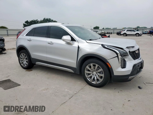 2020 Cadillac XT4 FWD Premium Luxury z VIN 1GYFZCR42LF115413, wystawiony jako Copart lot #56746785 z przebiegiem 41 296 mil mil oraz Szkody całkowita. Historia ofert i sprzedaży dostępna na DreamBid. Obrazek 4.