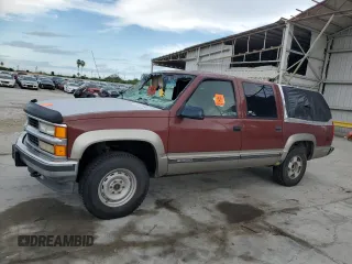 1998 Chevrolet Suburban z VIN 1GNFK16R8WJ362295, wystawiony jako Copart lot #78438584 z przebiegiem 343 898 mil mil oraz Szkoda całkowita • Salvage title. Historia ofert i sprzedaży dostępna na DreamBid. Obrazek 1.