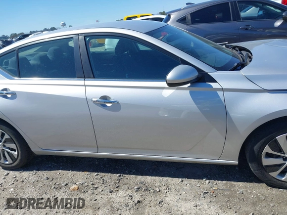 2020 Nissan Altima S with VIN 1N4BL4BV8LC216011, listed as a IAAI auction lot 41769075 with 106,180 mi miles and . Bid and sale history available at DreamBid. Image 12.