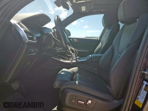 2020 BMW X5 sDrive40i with VIN 5UXCR4C01L9B35432, listed as a Copart auction lot 54367635 with 63,077 mi miles and Salvage title. Bid and sale history available at DreamBid. Image 7.