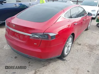 2013 Tesla Model S с VIN 5YJSA1CN9DFP09973, выставлен на аукционе IAAI как лот 41657188 с пробегом 61 546 миль миль и . История ставок и продаж доступна на DreamBid. Изображение 4.
