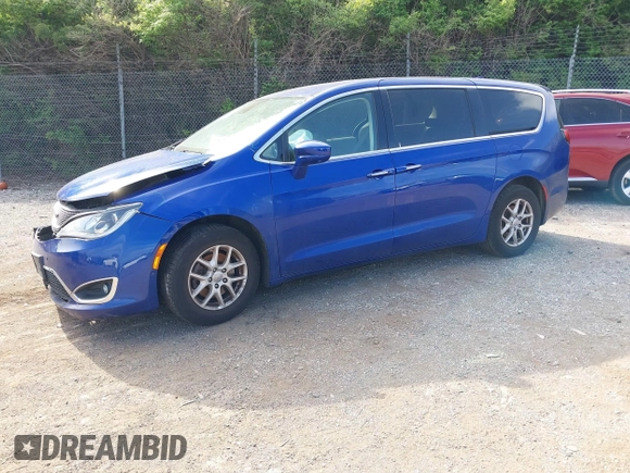 2020 Chrysler Pacifica Touring with VIN 2C4RC1FGXLR185354, listed as a IAAI auction lot 42093302 with 117,932 mi miles and . Bid and sale history available at DreamBid. Image 2.