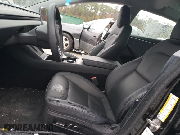 2024 Tesla Model 3 z VIN 5YJ3E1EA5RF748960, wystawiony jako Copart lot #83690834 z przebiegiem 2111 mil mil oraz Szkody całkowita. Historia ofert i sprzedaży dostępna na DreamBid. Obrazek 7.