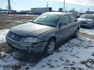 2005 Volkswagen Passat Sedan GLS with VIN WVWAD63B25P033847, listed as a IAAI auction lot 41346960 with 114,966 mi miles. Bid and sale history available at carsss.com. Image 17.