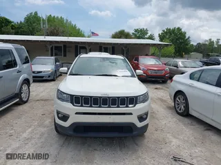 2018 Jeep Compass Latitude with VIN 3C4NJCBB3JT125517, listed as a IAAI auction lot 42132890 with 155,746 mi miles. Bid and sale history available at carsss.com. Image 12.