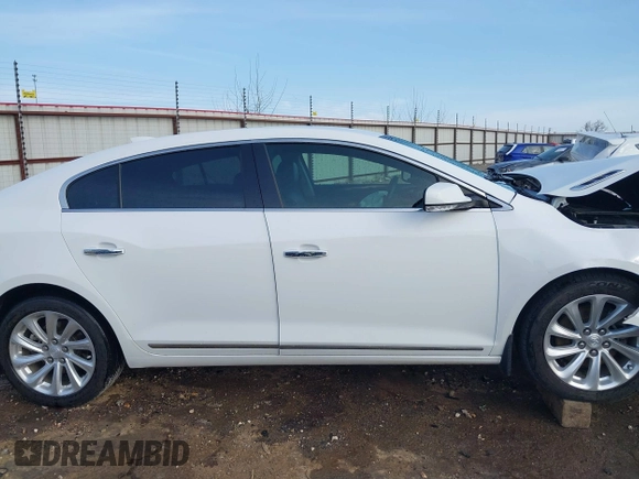 2016 Buick LaCrosse Leather with VIN 1G4GB5G36GF105019, listed as a IAAI auction lot 41866150 with 107,761 mi miles. Bid and sale history available at carsss.com. Image 13.