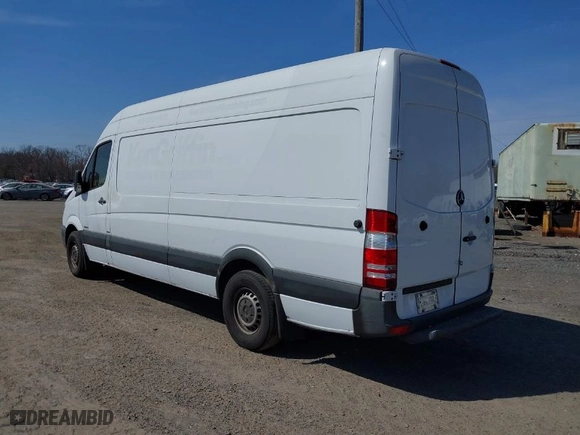 2015 Mercedes-Benz Sprinter Cargo Vans EXT with VIN WD3PE8DC6F5961971, listed as a IAAI auction lot 41700983 with 1 mi miles. Bid and sale history available at carsss.com. Image 3.