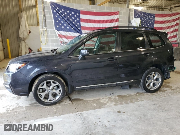 2018 Subaru Forester Touring z VIN JF2SJAWC6JH592411, wystawiony jako Copart lot #57876965 z przebiegiem 62 456 mil mil oraz Szkoda całkowita • Salvage title. Historia ofert i sprzedaży dostępna na DreamBid. Obrazek 1.