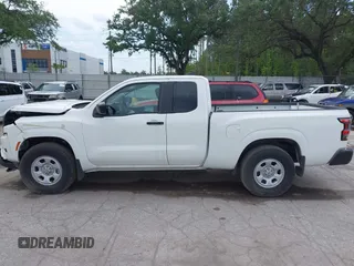 2024 Nissan Frontier S z VIN 1N6ED1CLXRN632782, wystawiony jako IAAI lot #42365315 z przebiegiem 9 387 mil mil oraz . Historia ofert i sprzedaży dostępna na DreamBid. Obrazek 14.