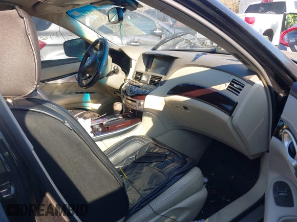 2013 Infiniti M with VIN JN1BY1AR3DM604485, listed as a IAAI auction lot 41296739 with 60,516 mi miles. Bid and sale history available at carsss.com. Image 5.