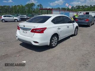 2017 Nissan Sentra S с VIN 3N1AB7AP2HY399582, выставлен на аукционе IAAI как лот 42202940 с пробегом 187 470 миль миль и . История ставок и продаж доступна на DreamBid. Изображение 4.