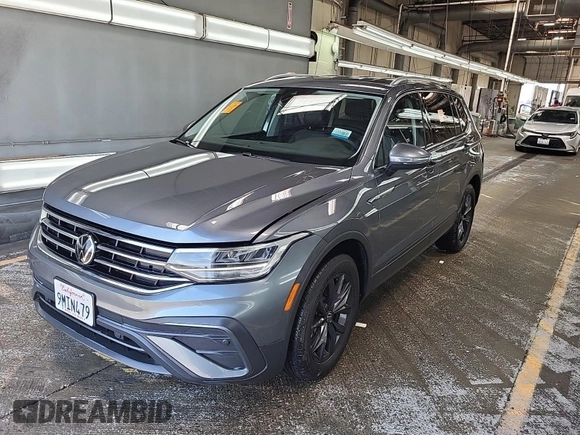 2024 Volkswagen Tiguan SE with VIN 3VV3B7AX5RM107598, listed as a IAAI auction lot 42796418 with 25,762 mi miles and . Bid and sale history available at DreamBid. Image 12.