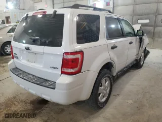2008 Ford Escape XLT with VIN 1FMCU93Z78KE20978, listed as a Copart auction lot 68753392 with 239,765 mi miles and Non Repairable. Bid and sale history available at carsss.com. Image 4.