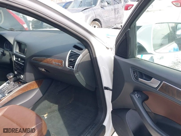 2015 Audi Q5 Premium with VIN WA1CFAFPXFA112288, listed as a IAAI auction lot 41610530 with 85,400 mi miles. Bid and sale history available at carsss.com. Image 5.