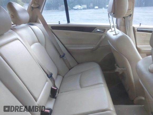 2004 Mercedes-Benz C 240 z VIN WDBRH61J94F511752, wystawiony jako IAAI lot #42100396 z przebiegiem 217 183 mil mil oraz . Historia ofert i sprzedaży dostępna na DreamBid. Obrazek 8.