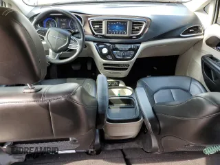 2021 Chrysler Voyager LXI with VIN 2C4RC1DG7MR515228, listed as a Copart auction lot 51706325 with 92,462 mi miles and Salvage Title. Bid and sale history available at carsss.com. Image 8.