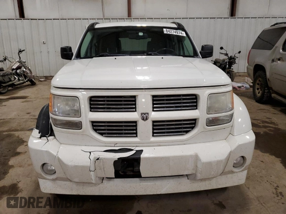 2010 Dodge Nitro SXT z VIN 1D4PT5GK8AW158064, wystawiony jako Copart lot #84274974 z przebiegiem 202 668 mil mil oraz Czysty tytuł • Clean title. Historia ofert i sprzedaży dostępna na DreamBid. Obrazek 5.