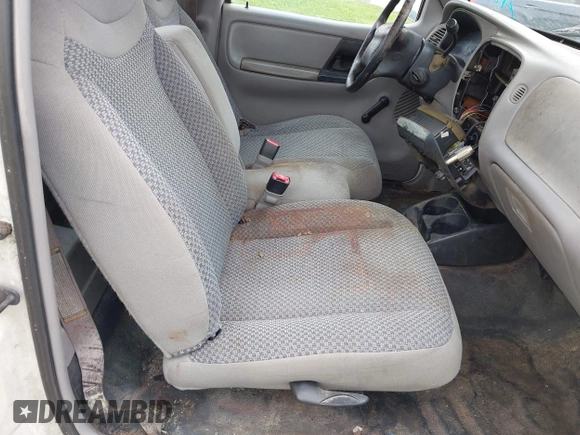 1998 Ford Ranger XL z VIN 1FTYR10CXWUA25577, wystawiony jako IAAI lot #42455189 z przebiegiem 279 912 mil mil oraz . Historia ofert i sprzedaży dostępna na DreamBid. Obrazek 5.