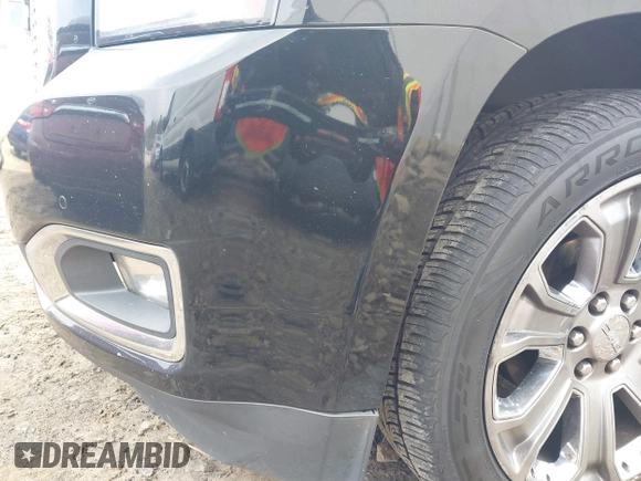 2016 GMC Yukon XL Denali with VIN 1GKS2HKJ2GR128323, listed as a IAAI auction lot 41776970 with 179,270 mi miles and . Bid and sale history available at carsss.com. Image 18.