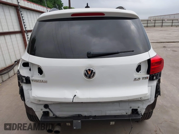 2015 Volkswagen Tiguan R-Line with VIN WVGAV7AX5FW585248, listed as a IAAI auction lot 41909618 with 137,448 mi miles and . Bid and sale history available at DreamBid. Image 6.