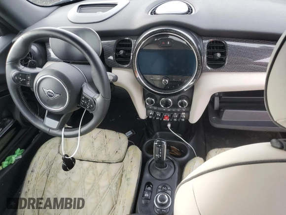 2022 MINI Convertible Cooper S z VIN WMW43DL03N3N64966, wystawiony jako Copart lot #74749364 z przebiegiem Nie podano mil oraz Nie do naprawy • Non repairable. Historia ofert i sprzedaży dostępna na DreamBid. Obrazek 8.