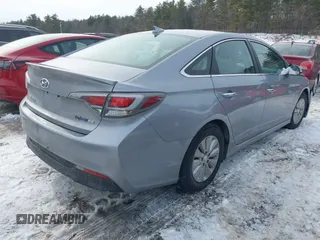 2016 Hyundai Sonata SE with VIN KMHE24L11GA036436, listed as a IAAI auction lot 41463969 with Not Provided miles and . Bid and sale history available at carsss.com. Image 4.