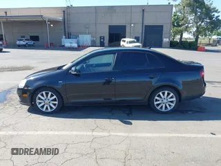 2010 Volkswagen Jetta Wolfsburg Edition with VIN 3VWRA7AJ8AM095259, listed as a IAAI auction lot 42190280 with 96,310 mi miles and . Bid and sale history available at DreamBid. Image 14.