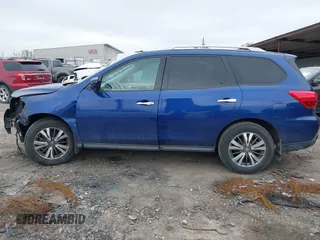 2017 Nissan Pathfinder S with VIN 5N1DR2MN2HC601120, listed as a IAAI auction lot 41916133 with 99,995 mi miles and . Bid and sale history available at DreamBid. Image 15.