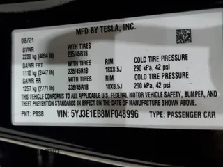 2021 Tesla Model 3 Long Range z VIN 5YJ3E1EB8MF048996, wystawiony jako Copart lot #57501495 z przebiegiem 45 952 mil mil oraz Szkoda całkowita • Salvage title. Historia ofert i sprzedaży dostępna na DreamBid. Obrazek 12.