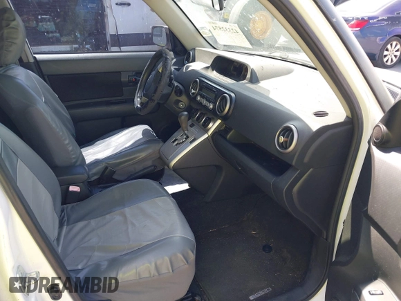 2008 Scion xB z VIN JTLKE50E681049958, wystawiony jako IAAI lot #42332574 z przebiegiem 120 238 mil mil oraz . Historia ofert i sprzedaży dostępna na DreamBid. Obrazek 5.