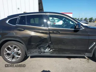 2020 BMW X4 xDrive30i z VIN 5UX2V1C05L9C41372, wystawiony jako IAAI lot #42316997 z przebiegiem 73 412 mil mil oraz . Historia ofert i sprzedaży dostępna na DreamBid. Obrazek 6.