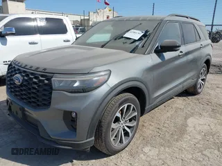 2025 Ford Explorer ST-Line with VIN 1FMUK8KH3SGB31507, listed as a IAAI auction lot 41984702 with 5,721 mi miles. Bid and sale history available at carsss.com. Image 2.