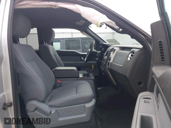 2013 Ford F-150 XL z VIN 1FTFX1EFXDFD66320, wystawiony jako IAAI lot #42136311 z przebiegiem 117 117 mil mil oraz . Historia ofert i sprzedaży dostępna na DreamBid. Obrazek 5.