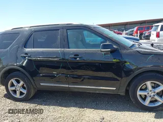 2017 Ford Explorer XLT z VIN 1FM5K8D89HGC22470, wystawiony jako IAAI lot #41771532 z przebiegiem 153 579 mil mil oraz . Historia ofert i sprzedaży dostępna na DreamBid. Obrazek 13.