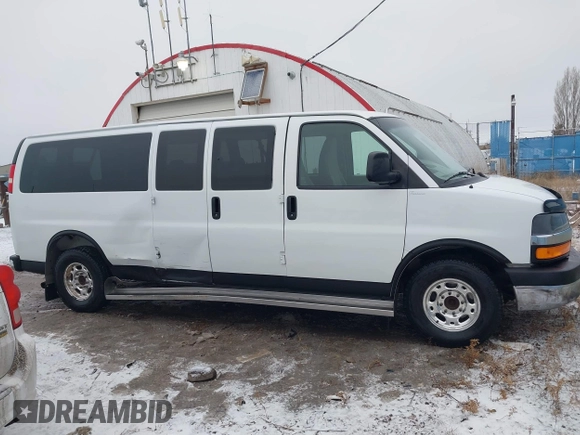 2010 Chevrolet Express Passenger LT z VIN 1GA2G1DG6A1110332, wystawiony jako IAAI lot #40909861 z przebiegiem 367 242 mil mil oraz . Historia ofert i sprzedaży dostępna na DreamBid. Obrazek 13.