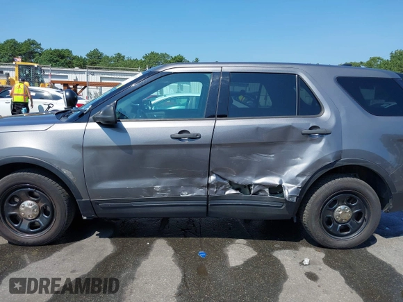 2017 Ford Police Interceptor Utility с VIN 1FM5K8AR0HGE25745, выставлен на аукционе IAAI как лот 42826519 с пробегом 160 893 миль миль и . История ставок и продаж доступна на DreamBid. Изображение 14.