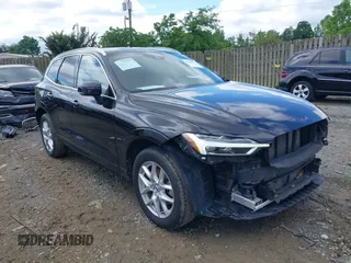 2018 Volvo XC60 Momentum z VIN YV4102RKXJ1002352, wystawiony jako IAAI lot #42260387 z przebiegiem 68 023 mil mil oraz . Historia ofert i sprzedaży dostępna na DreamBid. Obrazek 1.