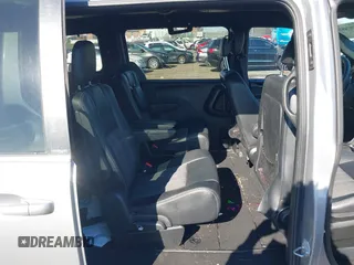 2014 Chrysler Town & Country S with VIN 2C4RC1HG2ER191665, listed as a IAAI auction lot 41874528 with 161,014 mi miles. Bid and sale history available at carsss.com. Image 8.