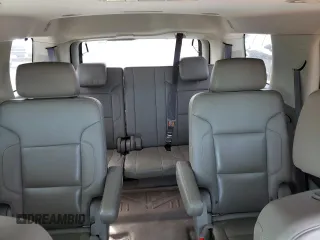2019 Chevrolet Tahoe LT z VIN 1GNSCBKC8KR396364, wystawiony jako Copart lot #49660755 z przebiegiem 129 014 mil mil oraz Szkoda całkowita • Salvage title. Historia ofert i sprzedaży dostępna na DreamBid. Obrazek 10.