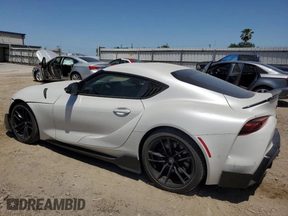 2022 Toyota Supra 3.0 z VIN WZ1DB0C02NW048905, wystawiony jako Copart lot #53099585 z przebiegiem 25 044 mil mil oraz Czysty tytuł • Clean title. Historia ofert i sprzedaży dostępna na DreamBid. Obrazek 2.