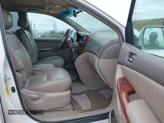 2004 Toyota Sienna XLE with VIN 5TDZA22CX4S141877, listed as a IAAI auction lot 42135971 with 219,688 mi miles. Bid and sale history available at carsss.com. Image 5.